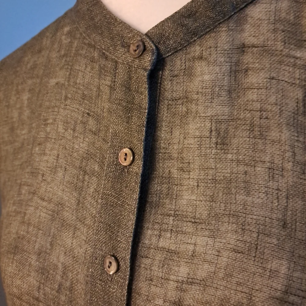 Eileen Fisher Women’s Size M Military Green Linen Button Down Shirt - Picture 2 of 8